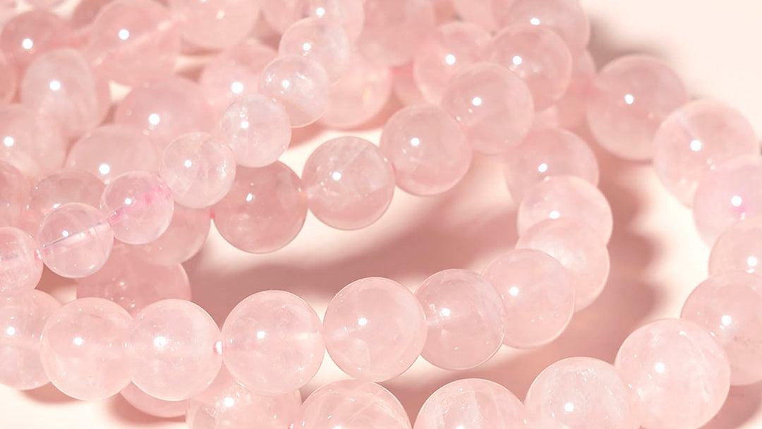 粉水晶功效與禁忌！馬粉跟星光粉水晶分別是？如何淨化及佩戴左手還是右手？