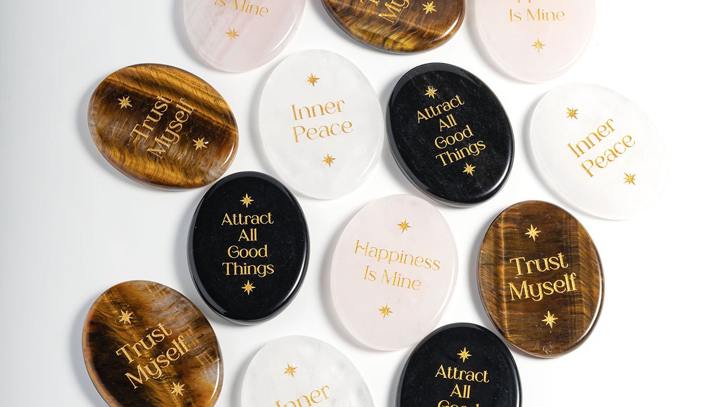 顯化是什麼？完整解析顯化法則、肯定句與水晶能量顯化步驟