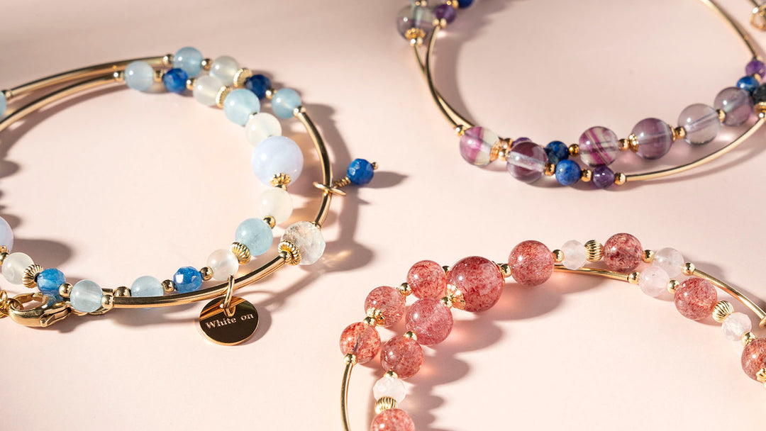 The Complete Guide to the Power of Crystals! Introduction to 10 common crystals! Attached is the most detailed crystal efficacy table