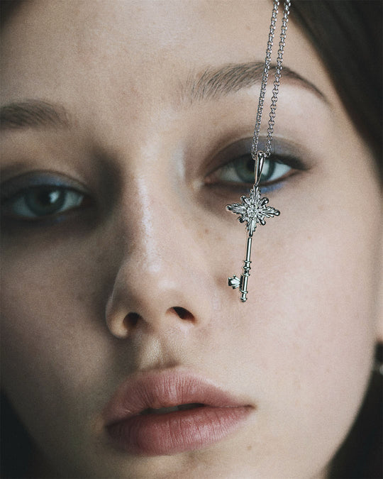 BLOOM Iris Key Diamond Pendant