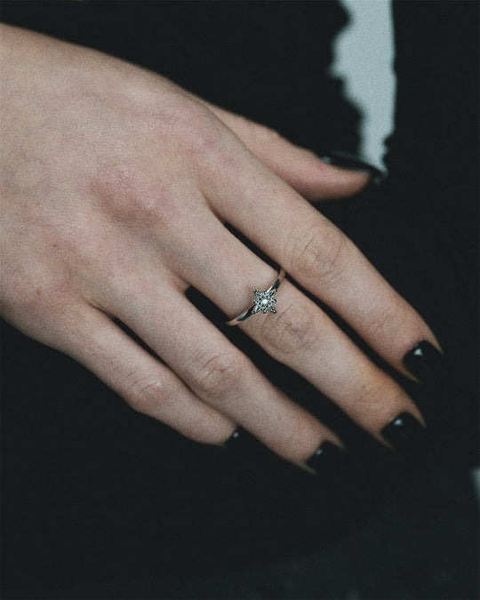 BLOOM Iris Diamond Ring