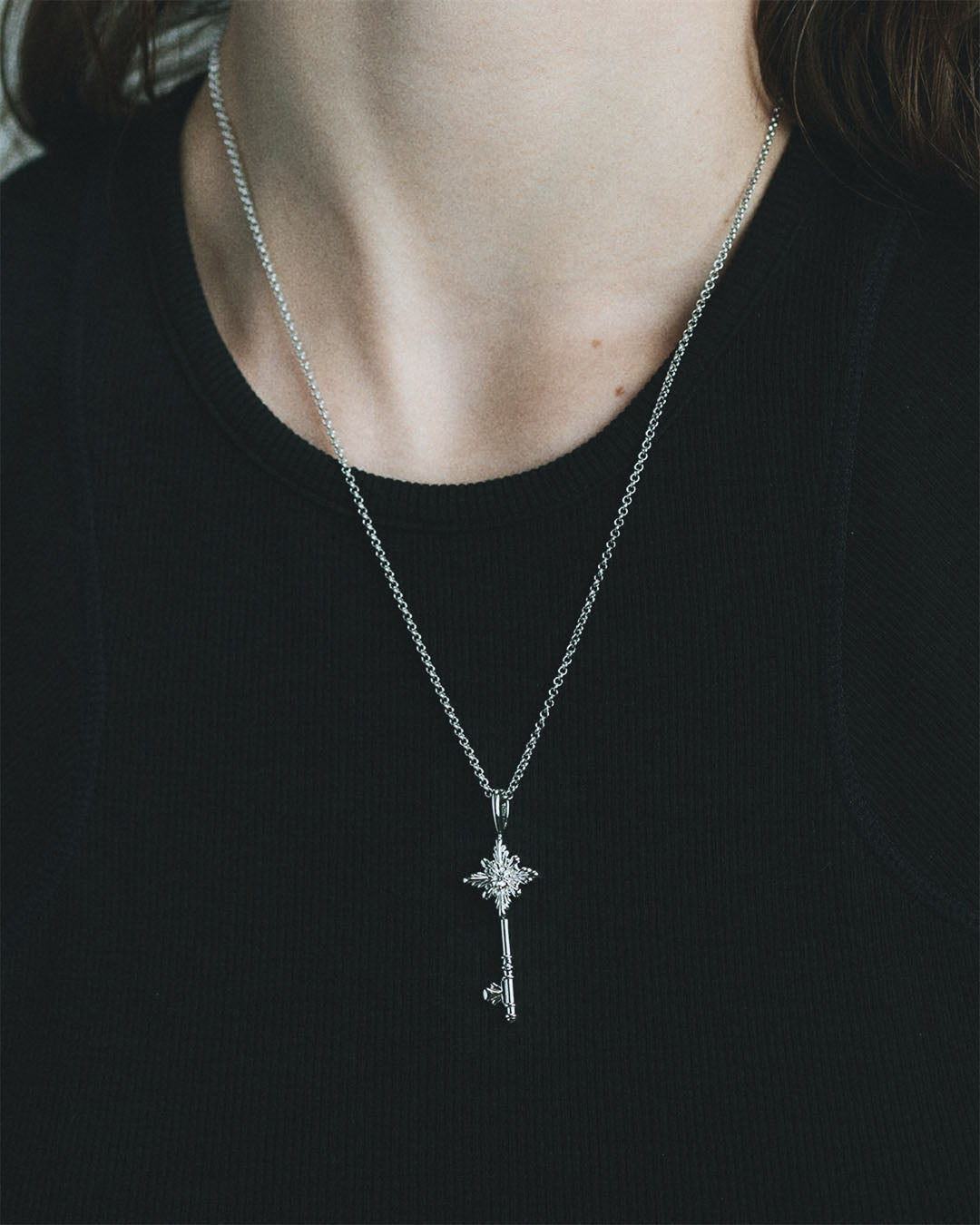BLOOM Iris Key Diamond Pendant