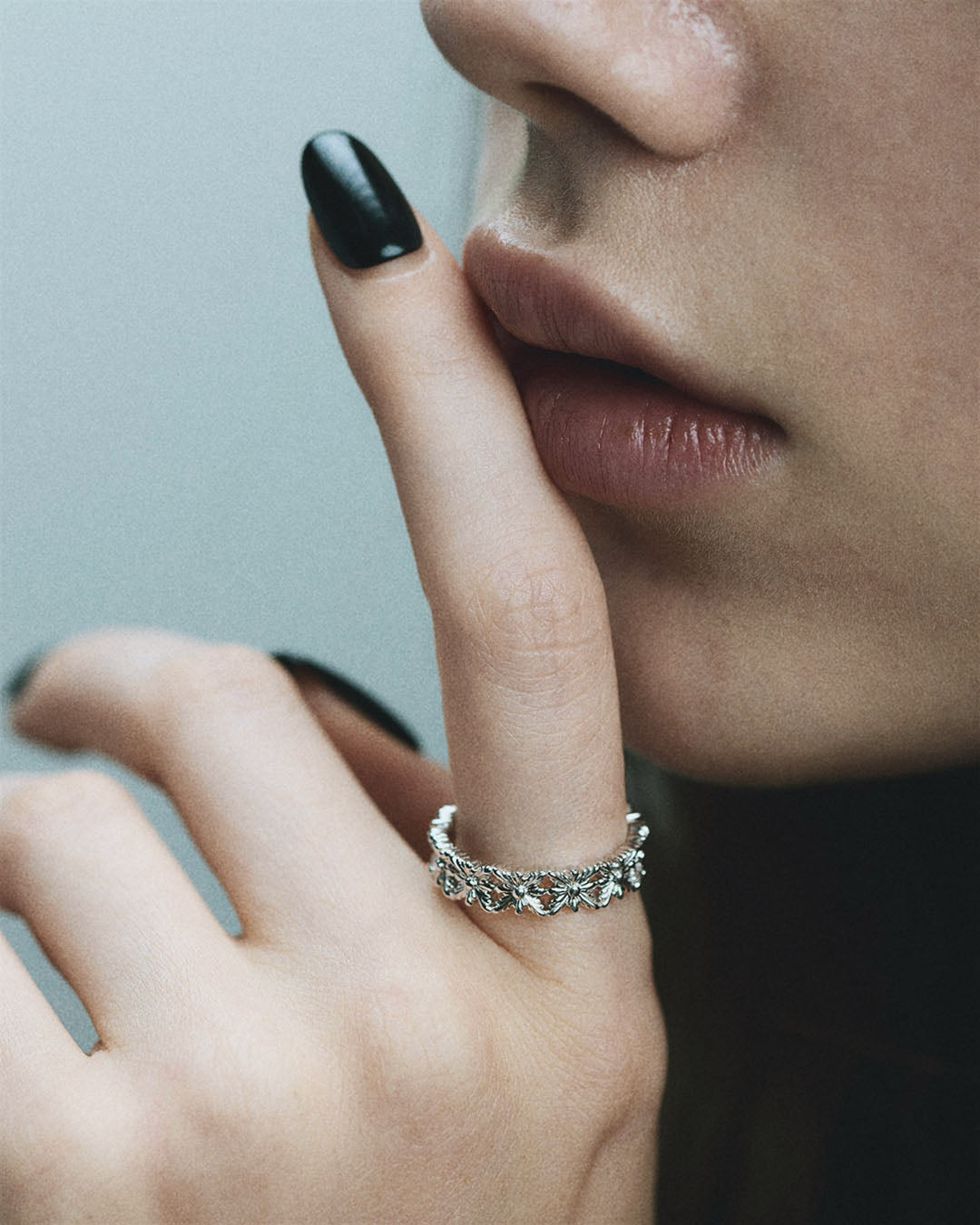 BLOOM Iris Wide Band Ring