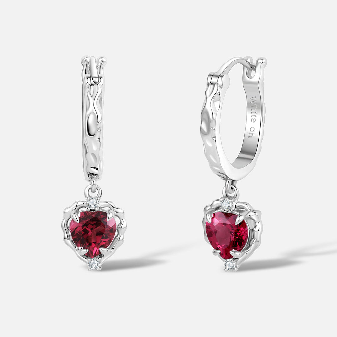 愛心鎂鋁石榴石耳環圈 | White on