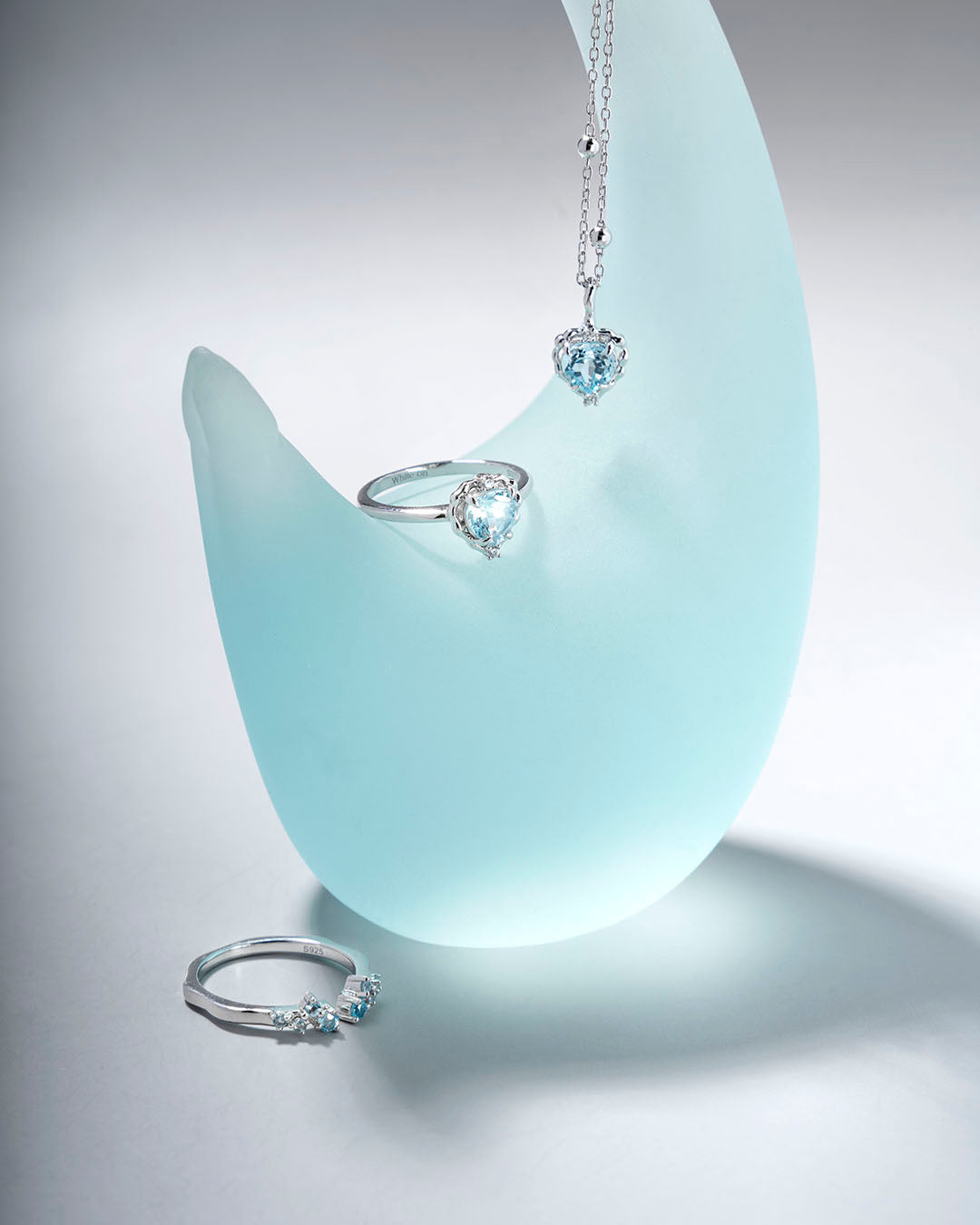 Wavy Heart 愛心藍托帕石925銀吊墜