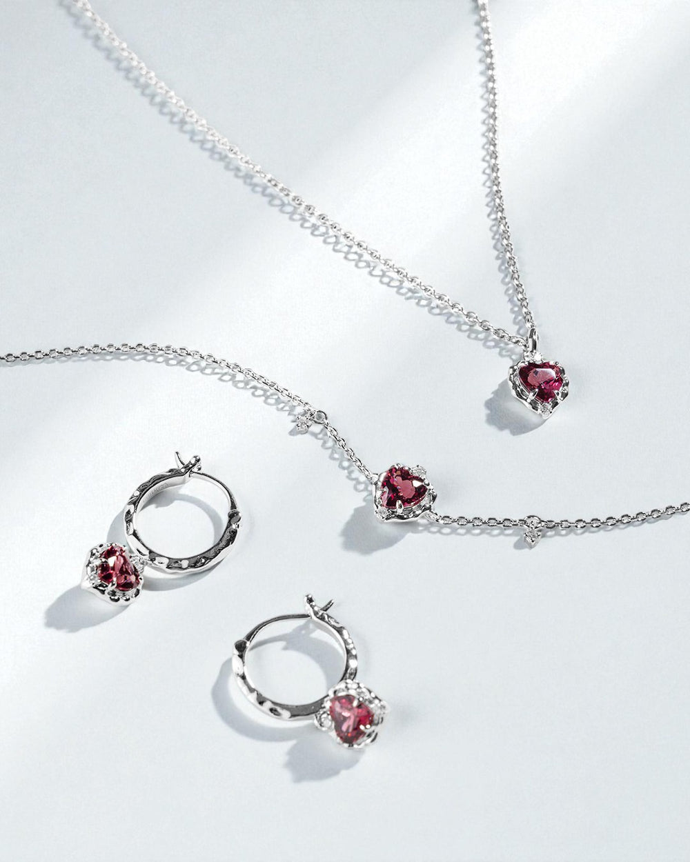 Wavy Heart 愛心鎂鋁石榴石925銀手鏈